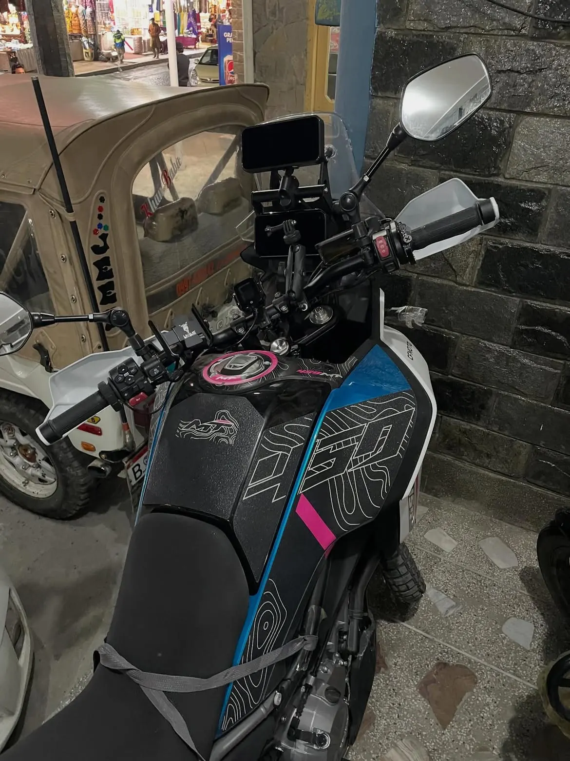 Adventure motorcycle cockpit and luggage setup